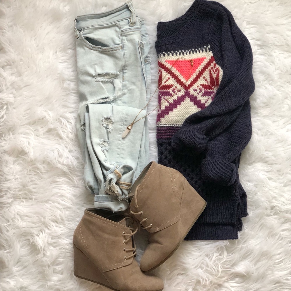 American Eagle Sweater